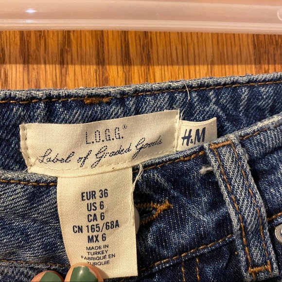 Embroidered Floral Jeans - Picture 4 of 4